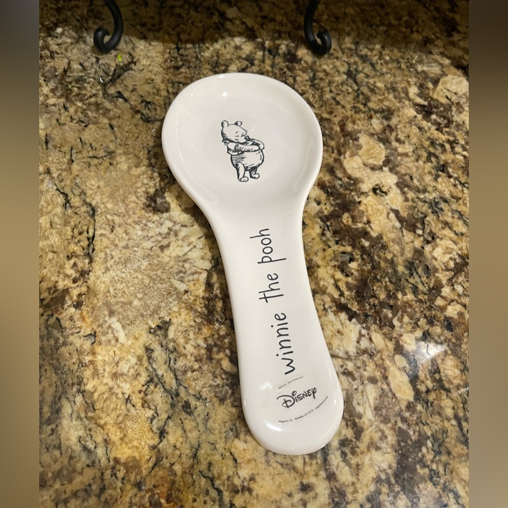 Rae Dunn Disney Winnie the Pooh spoon rest - Brand new never used!!!